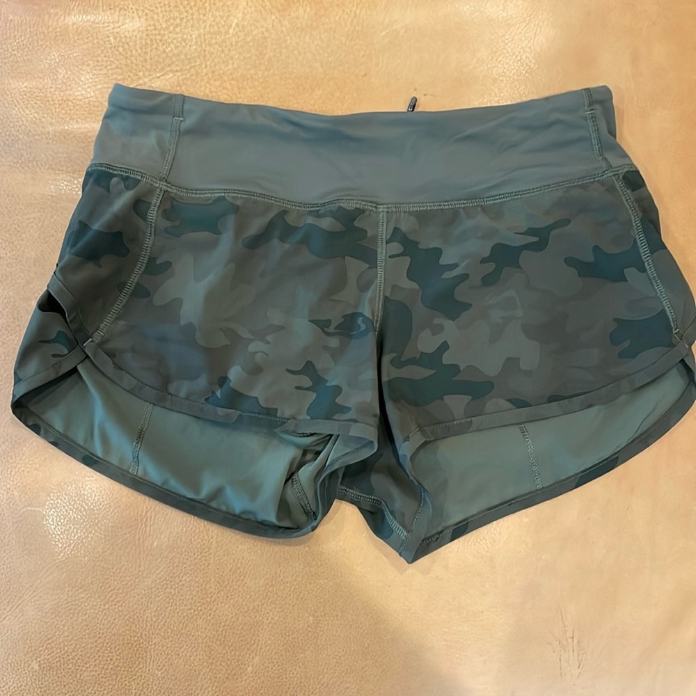 Lululemon OG Speed Short green camouflage size 4
